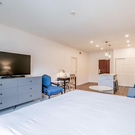 Chateau Renault Egg Harbor City Екстериор снимка
