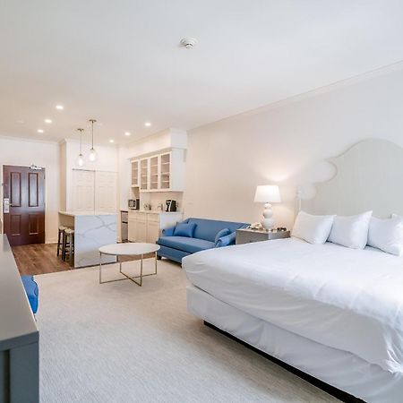 Chateau Renault Egg Harbor City Екстериор снимка