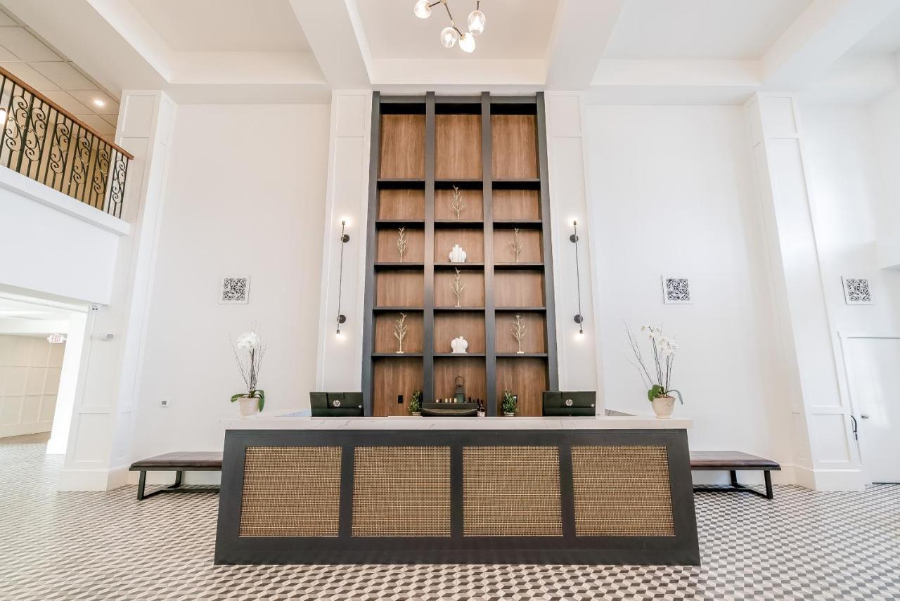 Chateau Renault Egg Harbor City Екстериор снимка