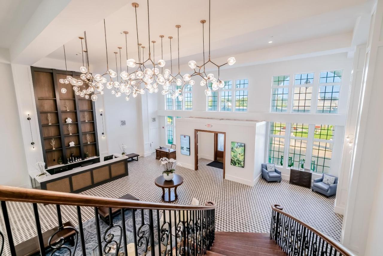 Chateau Renault Egg Harbor City Екстериор снимка