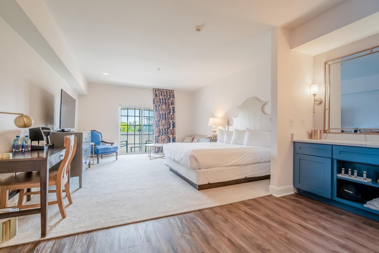 Chateau Renault Egg Harbor City Екстериор снимка