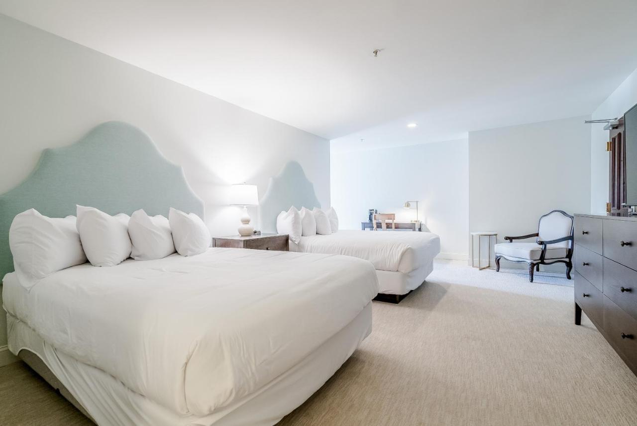 Chateau Renault Egg Harbor City Екстериор снимка