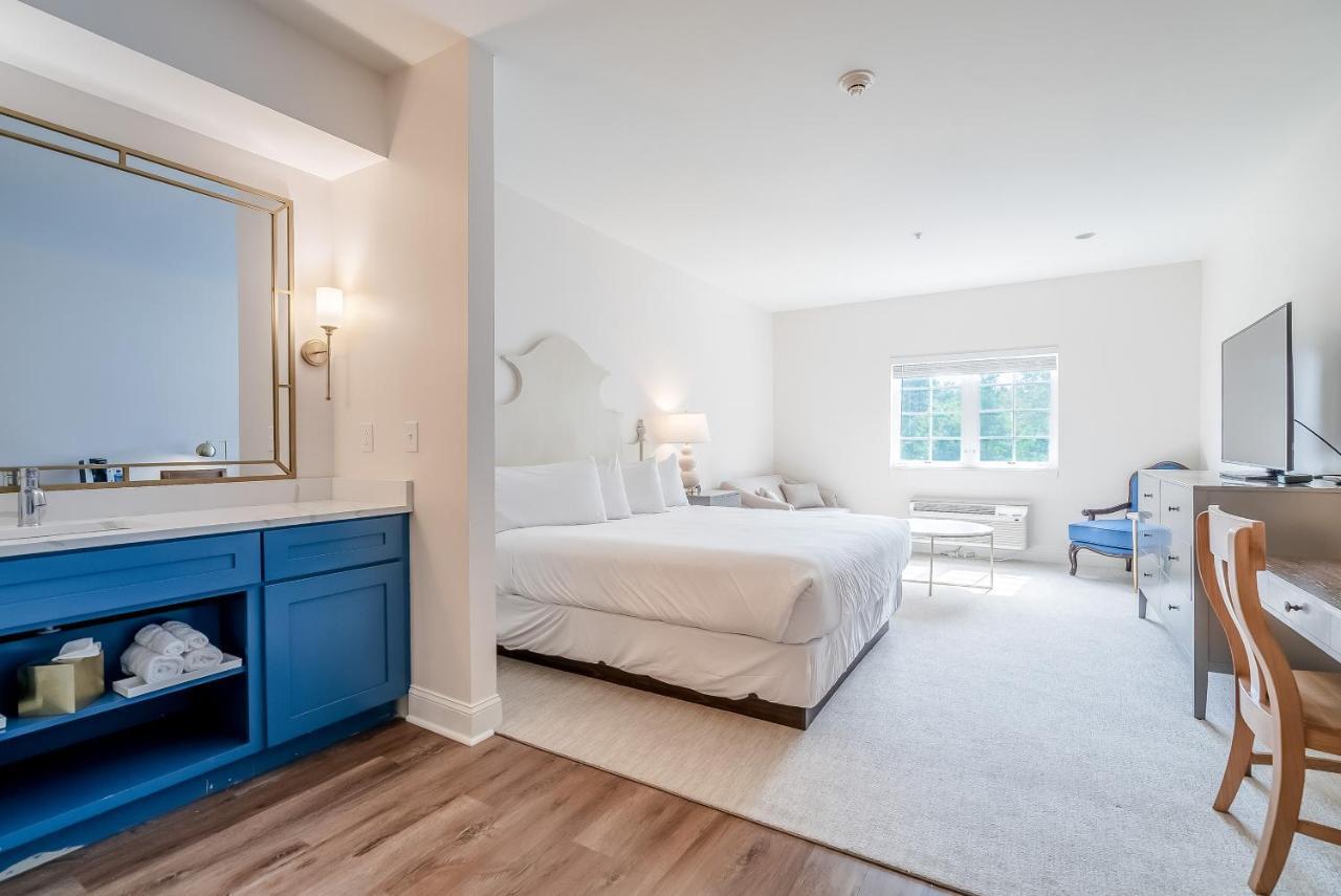 Chateau Renault Egg Harbor City Екстериор снимка