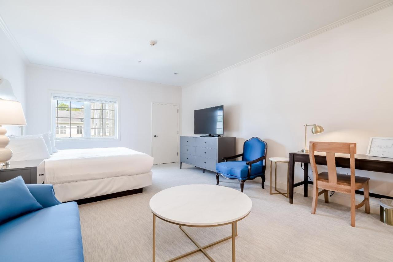 Chateau Renault Egg Harbor City Екстериор снимка