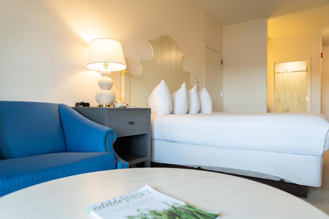 Chateau Renault Egg Harbor City Екстериор снимка