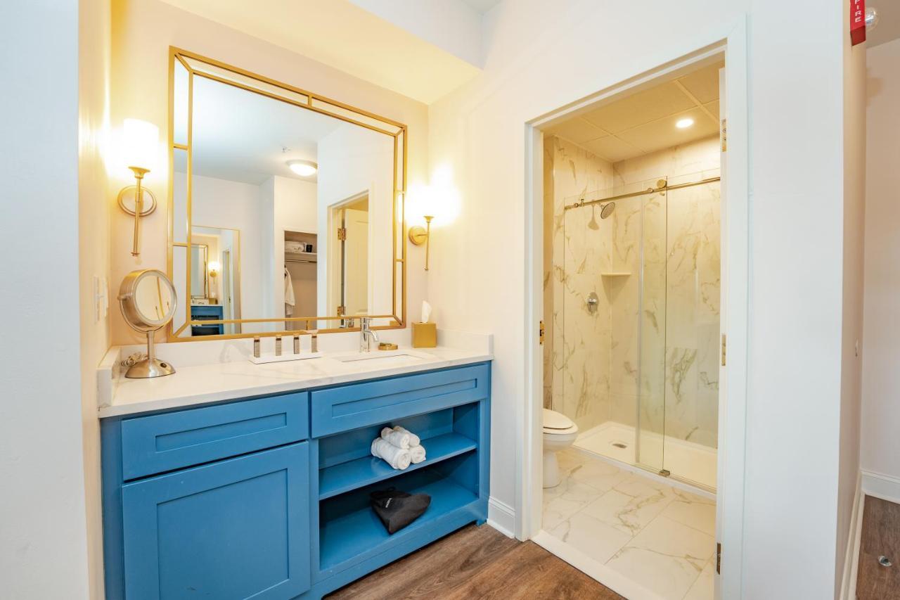 Chateau Renault Egg Harbor City Екстериор снимка