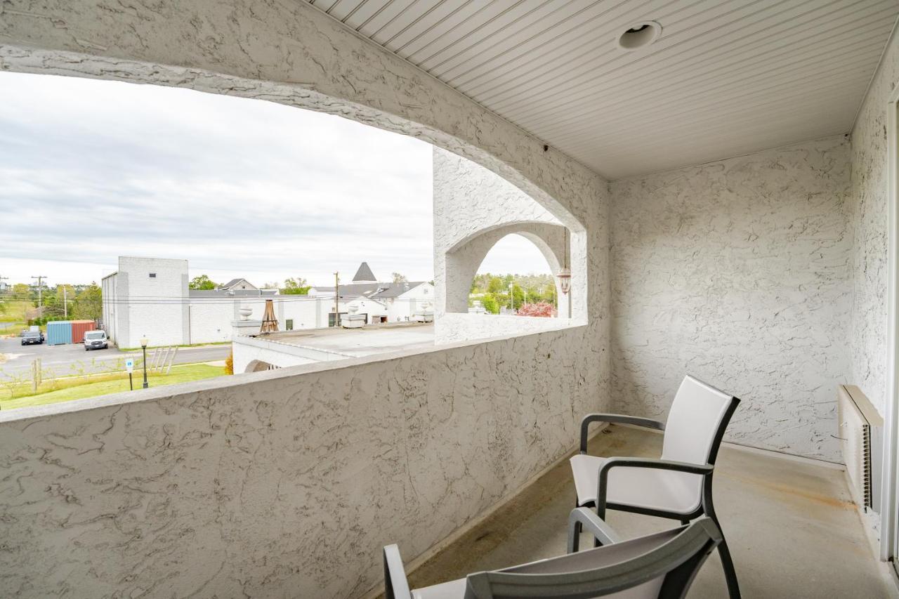 Chateau Renault Egg Harbor City Екстериор снимка