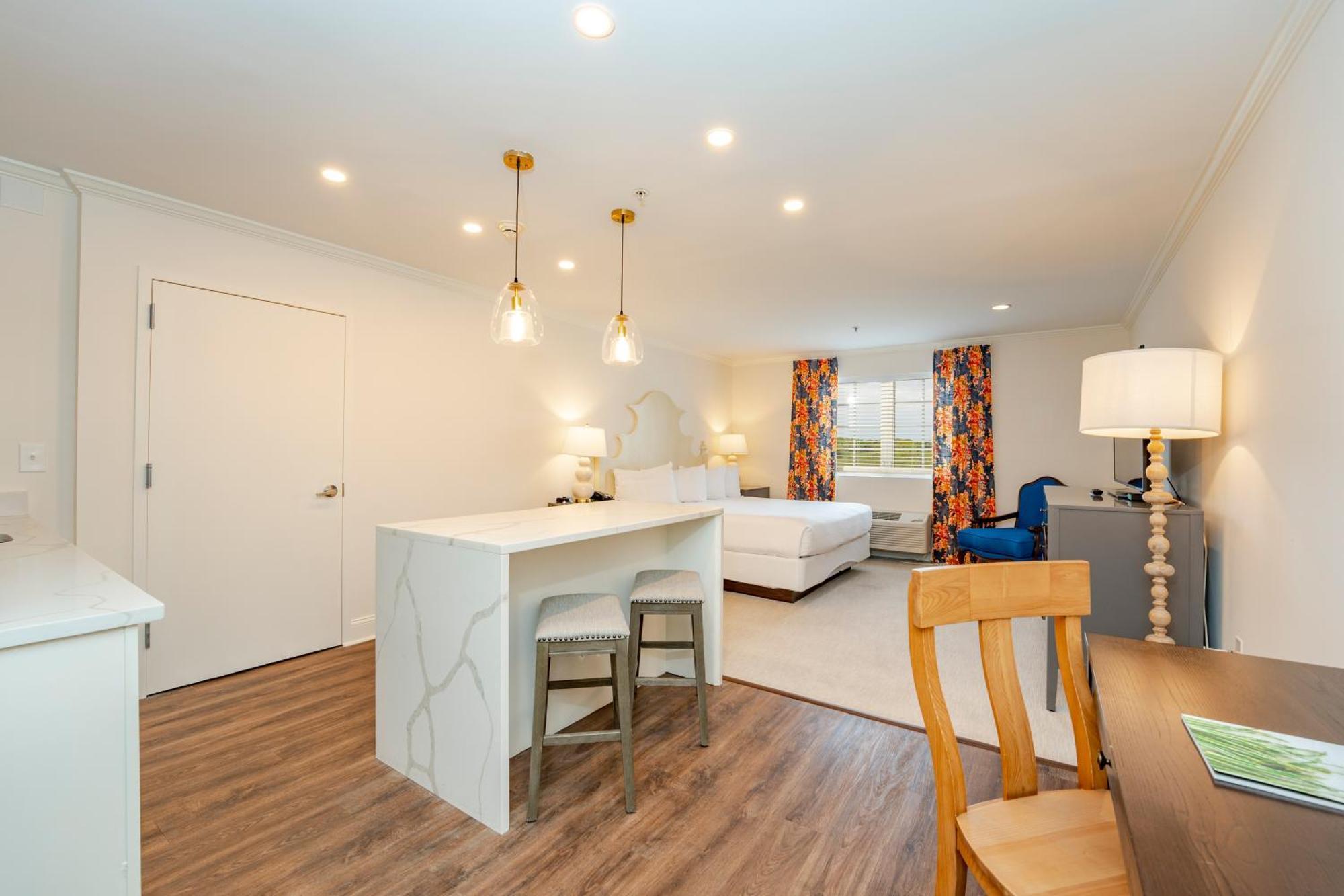 Chateau Renault Egg Harbor City Екстериор снимка